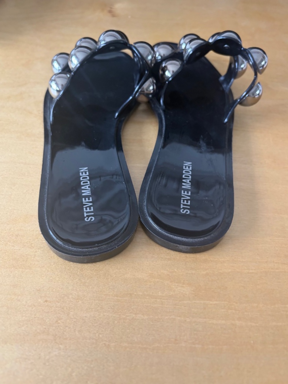 Steve Madden Jelly Slides with Silver Beaded Accent. - Picture 4 of 5